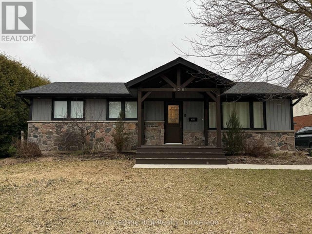 620 Elm Avenue N, North Perth (listowel)