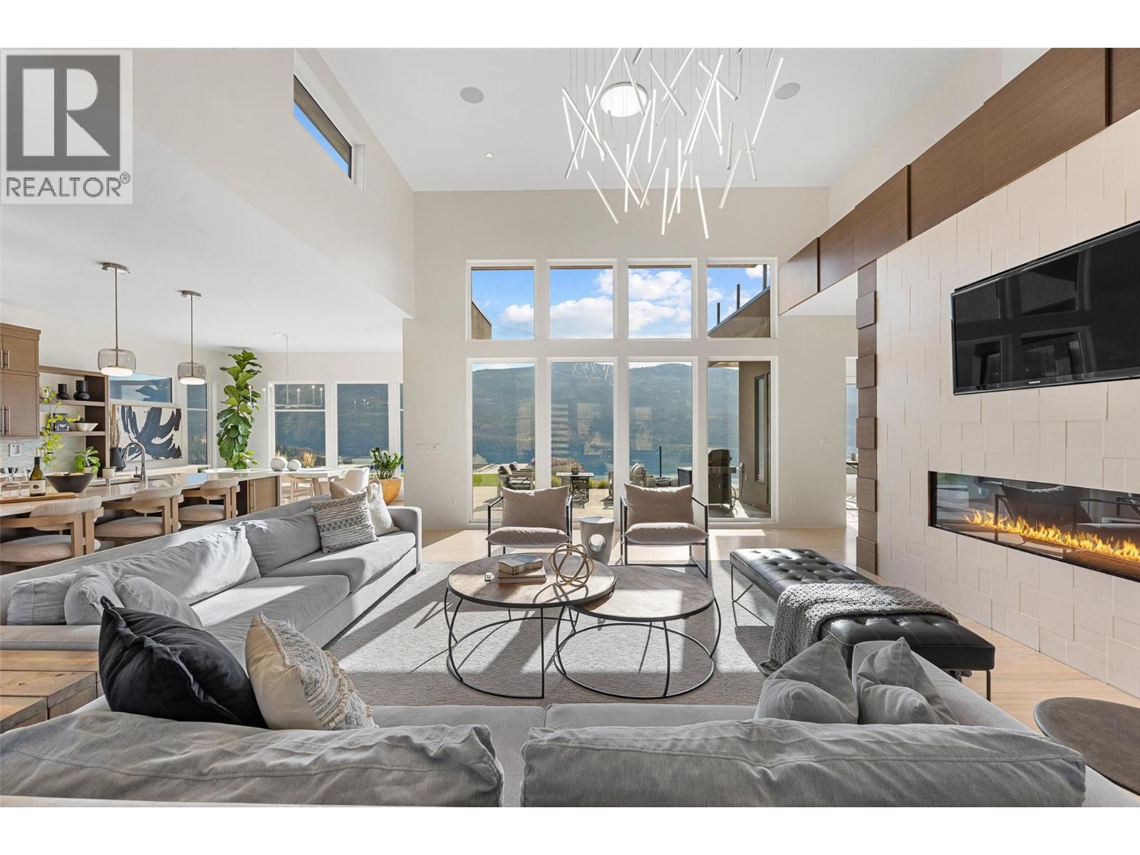 238 Kalamalka Lakeview Drive. Vernon, British Columbia