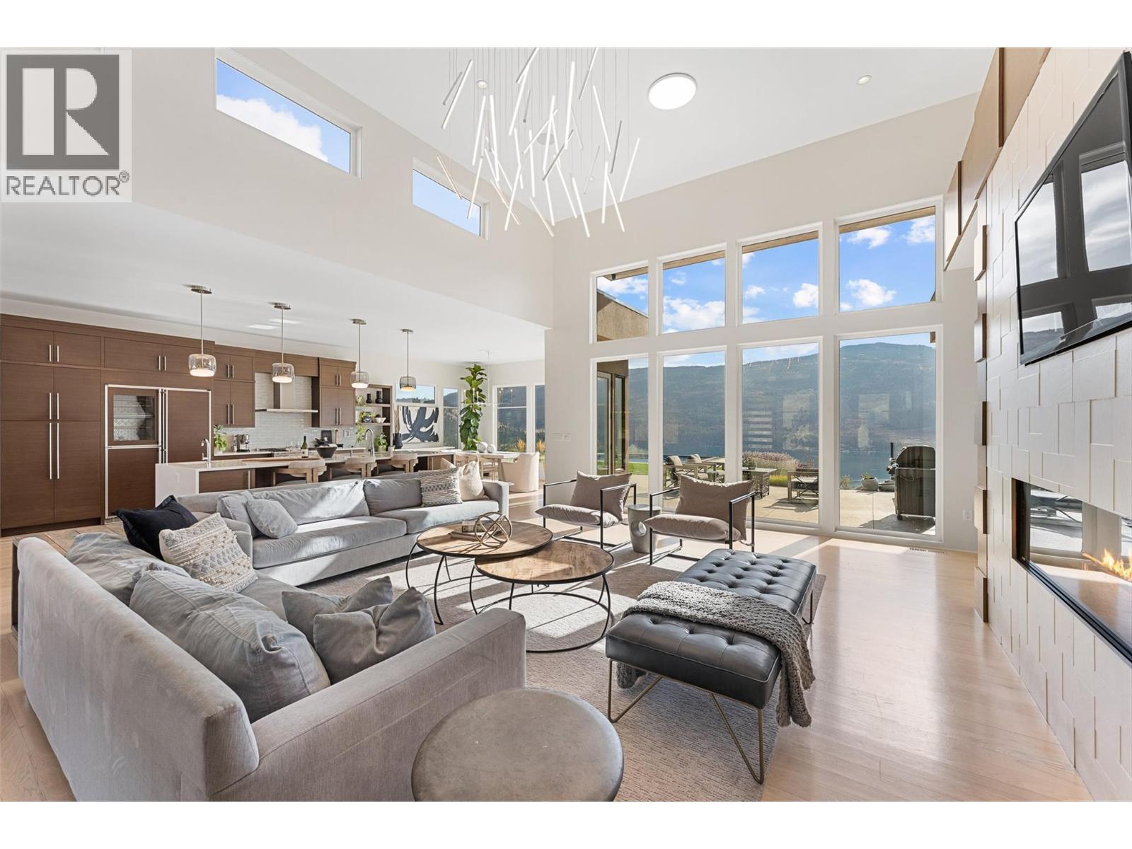 238 Kalamalka Lakeview Drive. Vernon, British Columbia