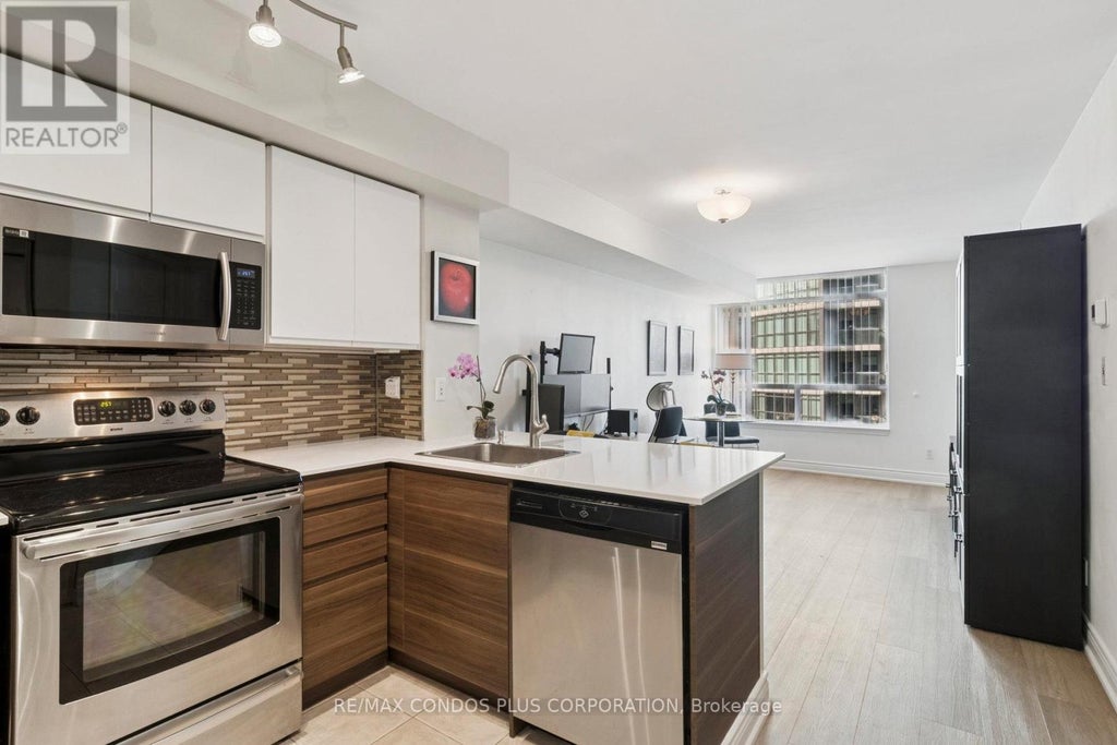 708 - 30 Harrison Garden Boulevard, Toronto (willowdale East)