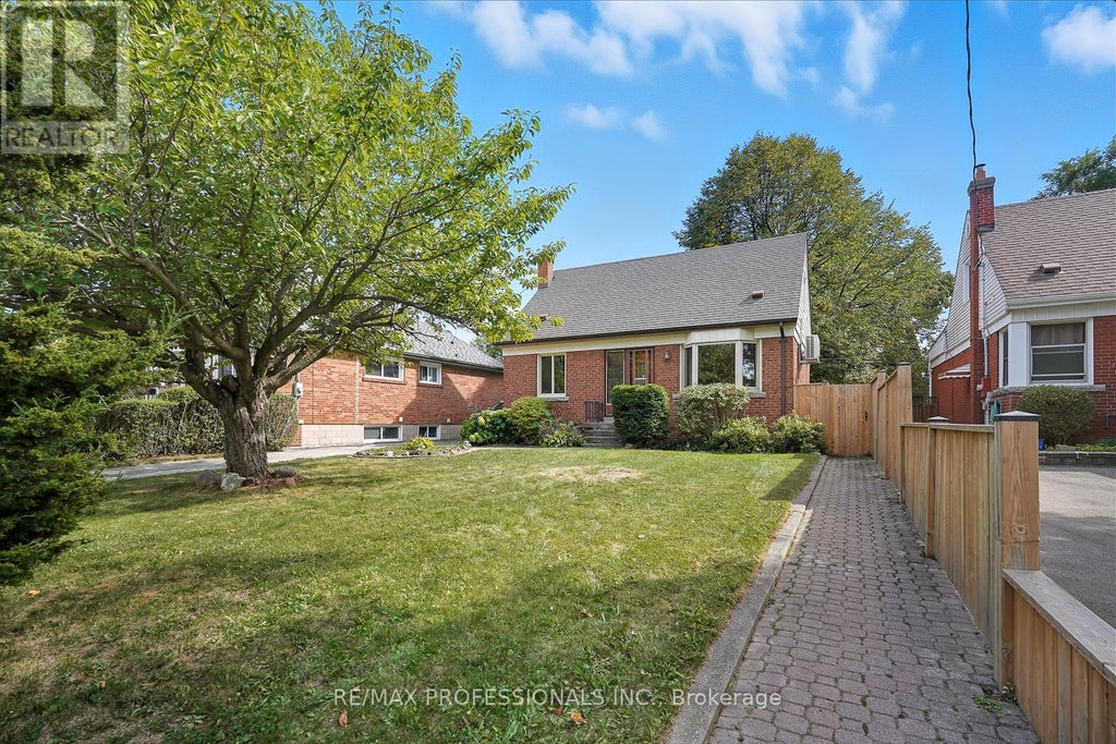 23 Scotswood Road, Toronto (wexford-Maryvale)