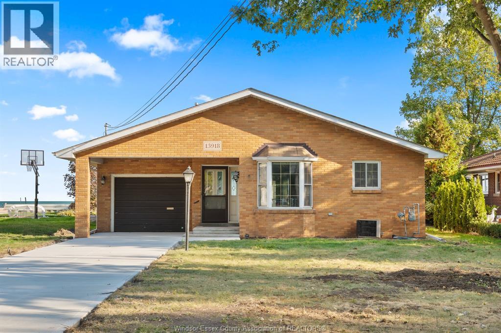 13918 Riverside Drive East, Tecumseh