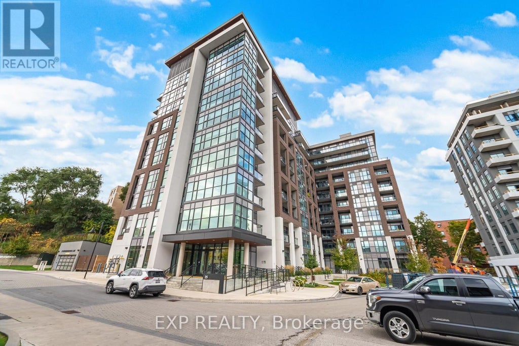 812 - 25 Neighbourhood Lane, Toronto (stonegate-Queensway)