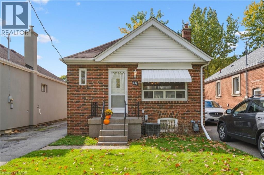 202 Alderbrae Avenue, Etobicoke