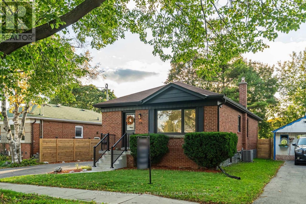 38 Vauxhall Drive, Toronto (dorset Park)