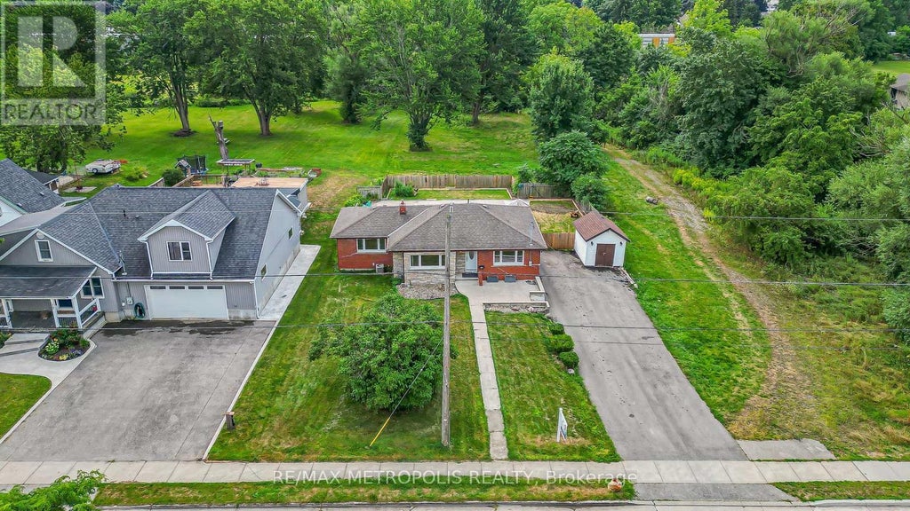 1859 Parkhurst Avenue, London East (east H)