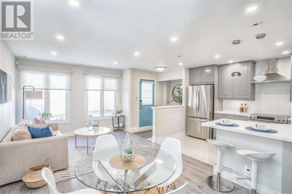 82 - 151 Townsgate Drive, Vaughan (crestwood-Springfarm-Yorkhill)