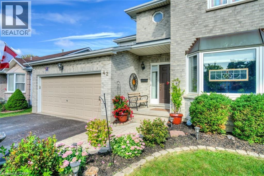 42 Redwood Lane, London