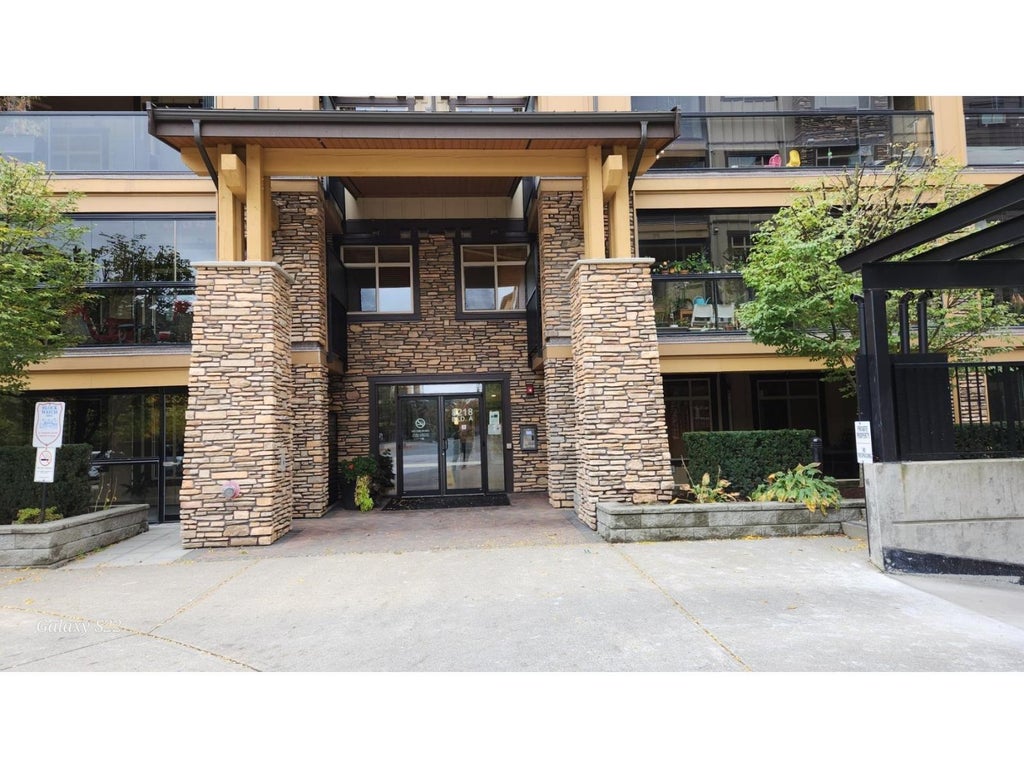 A206 8218 207a Street, Langley