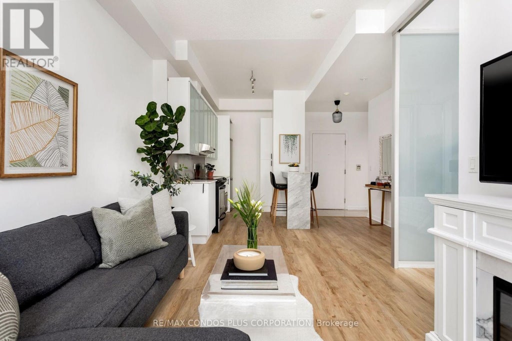 101 - 111 Elizabeth Street, Toronto (bay Street Corridor)