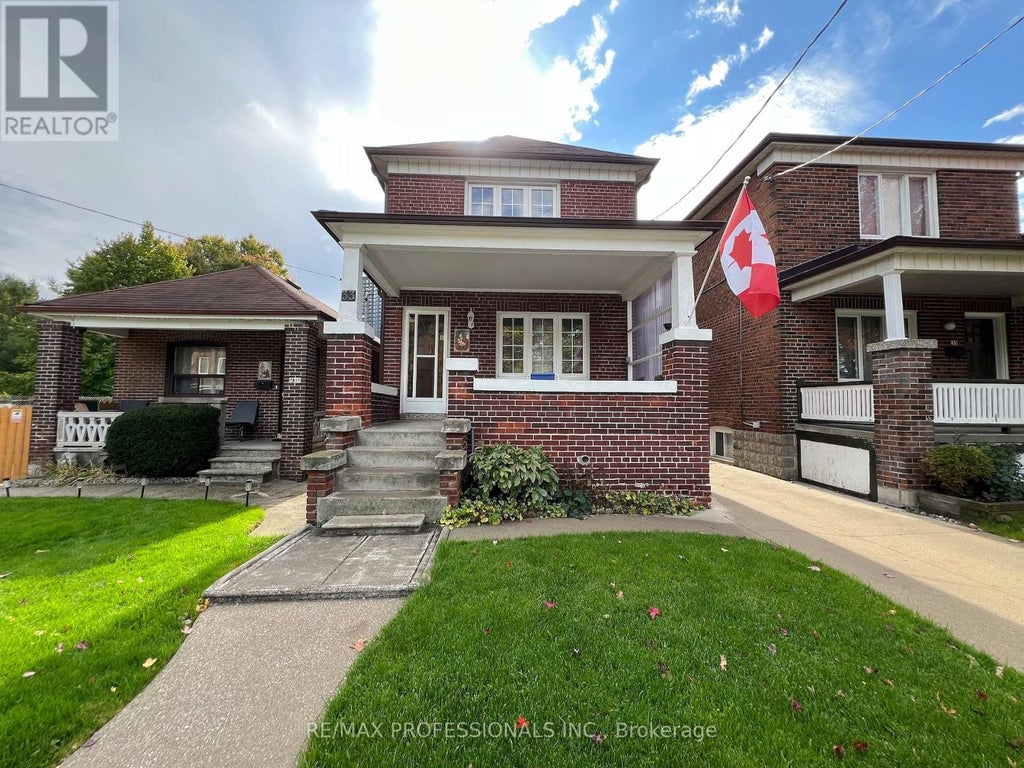 33 Chandos Avenue, Toronto (dovercourt-Wallace Emerson-Junction)