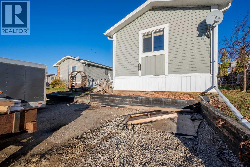 9536 112 Avenue, Clairmont