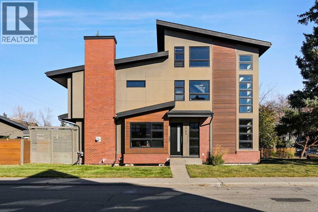 2702 28 Avenue Sw, Calgary
