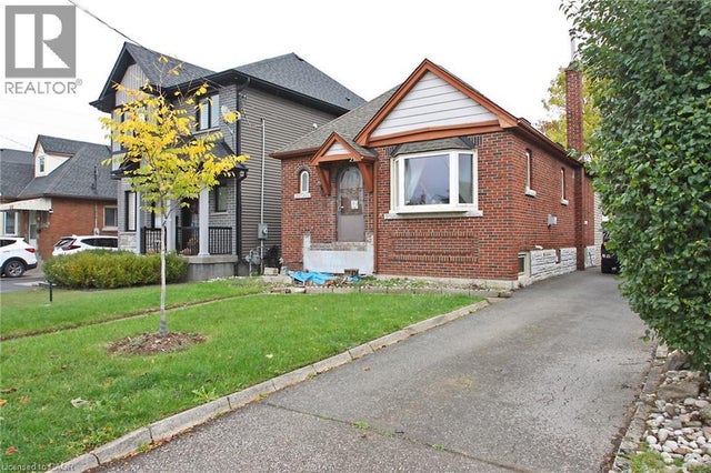 35 Barons Avenue S, Hamilton