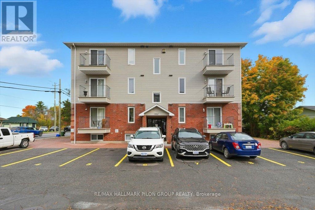 100 - 902 Notre Dame Street, Russell