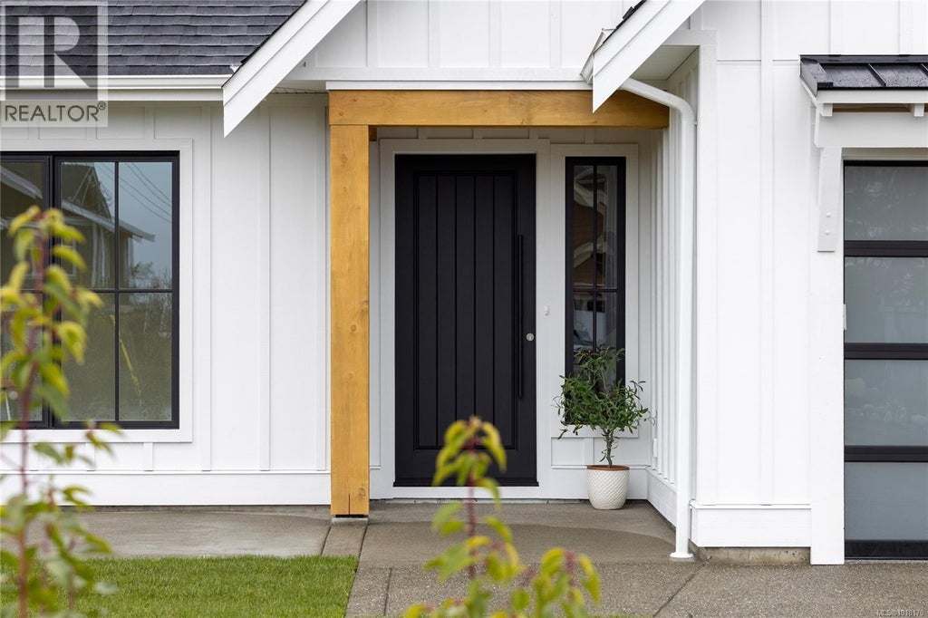 327 Wisteria Street, Parksville