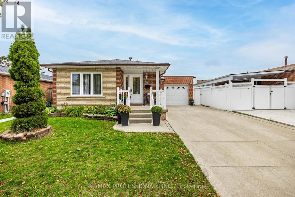 108 Avening Drive, Toronto (west Humber-Clairville)