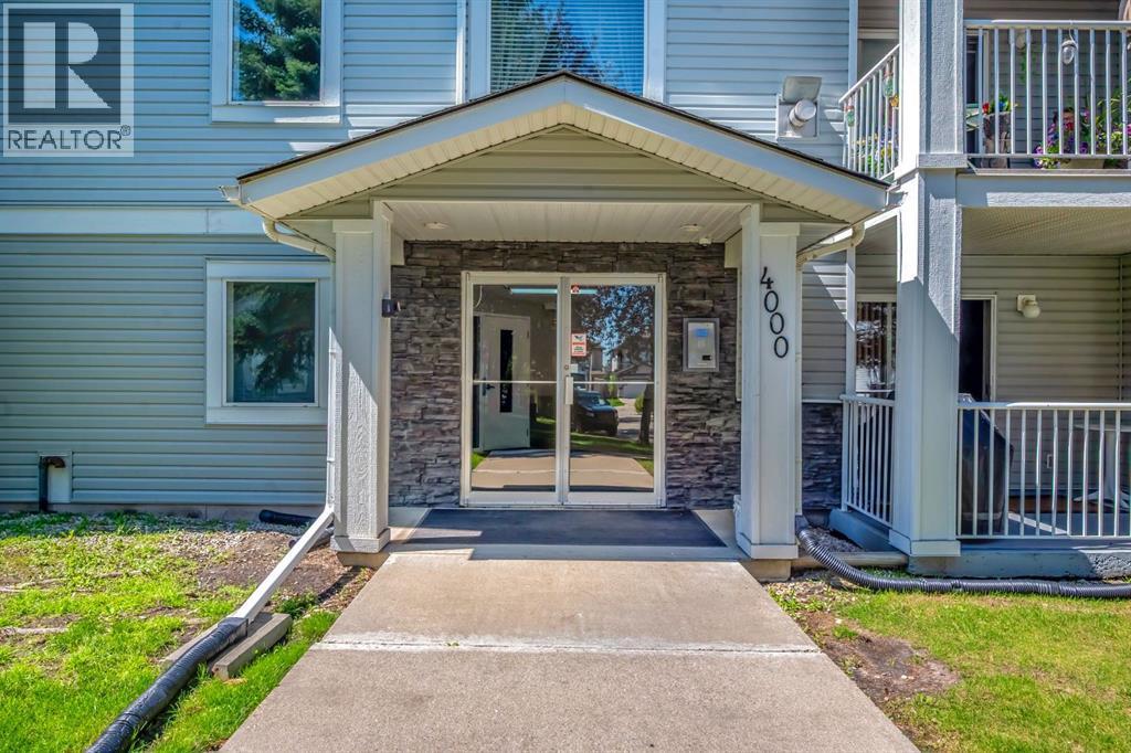 204, 4204 Valleyview Park Se, Calgary