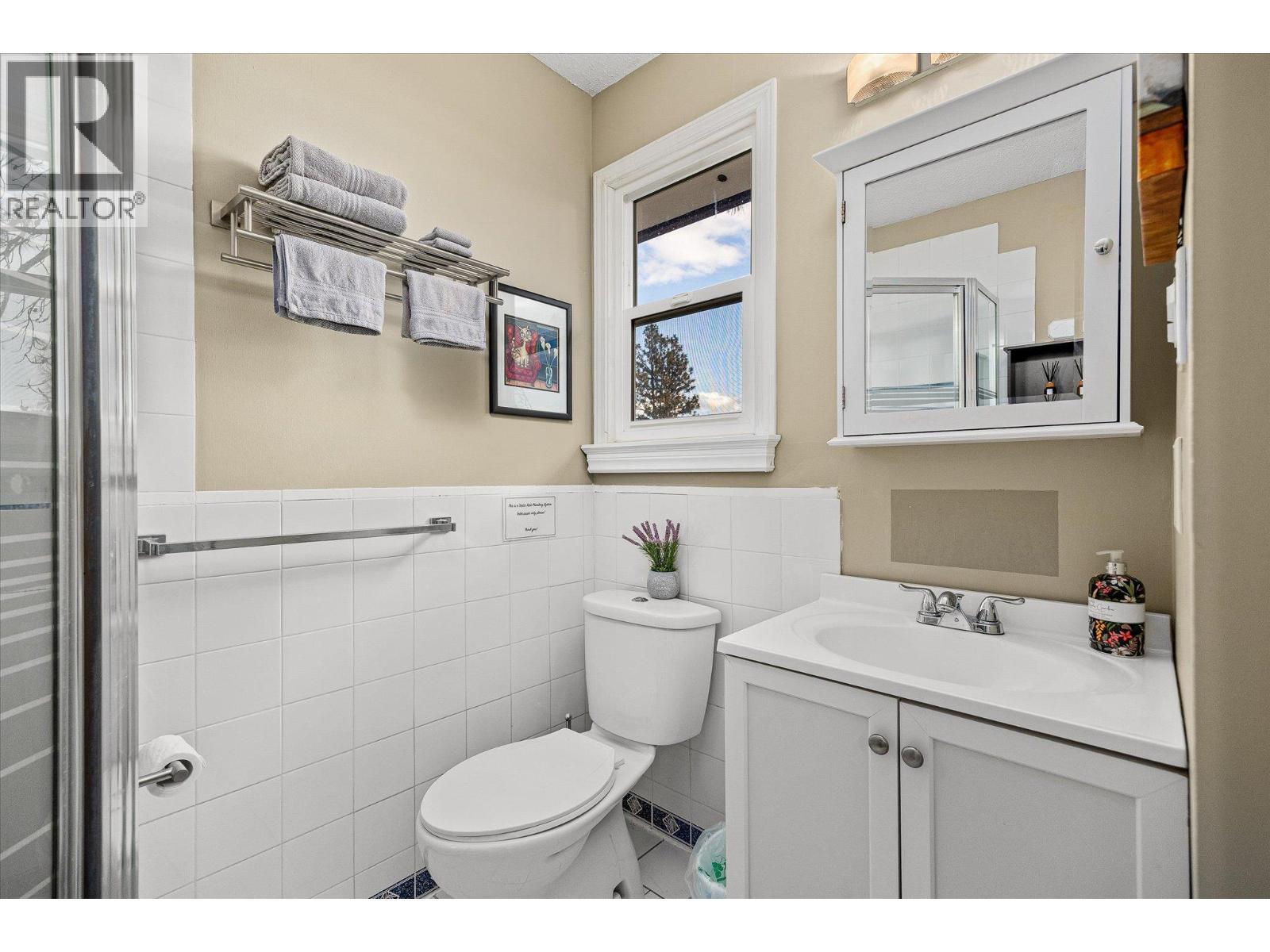 5821 Atkinson Crescent. Peachland, British Columbia