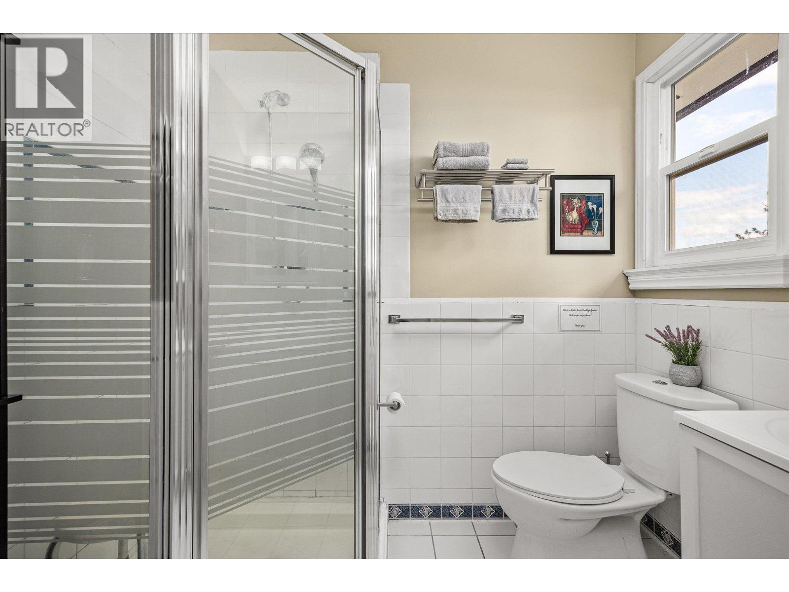 5821 Atkinson Crescent. Peachland, British Columbia