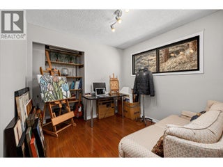 5821 Atkinson Crescent. Peachland, British Columbia