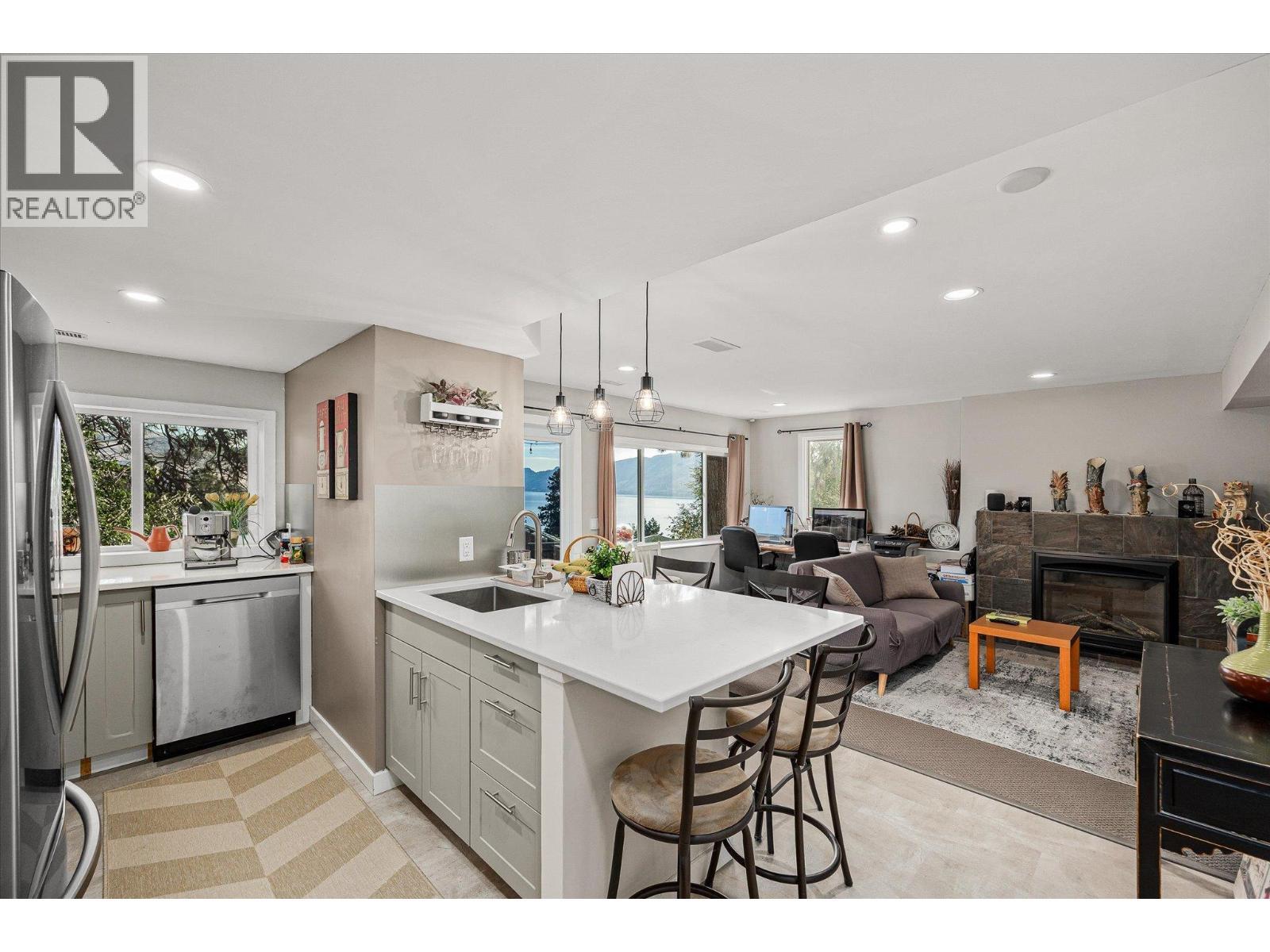 5821 Atkinson Crescent. Peachland, British Columbia