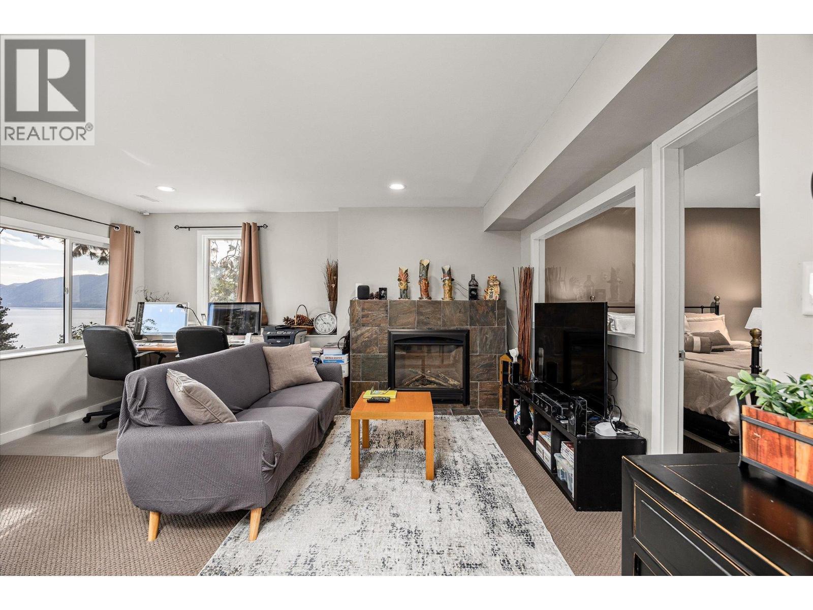 5821 Atkinson Crescent. Peachland, British Columbia