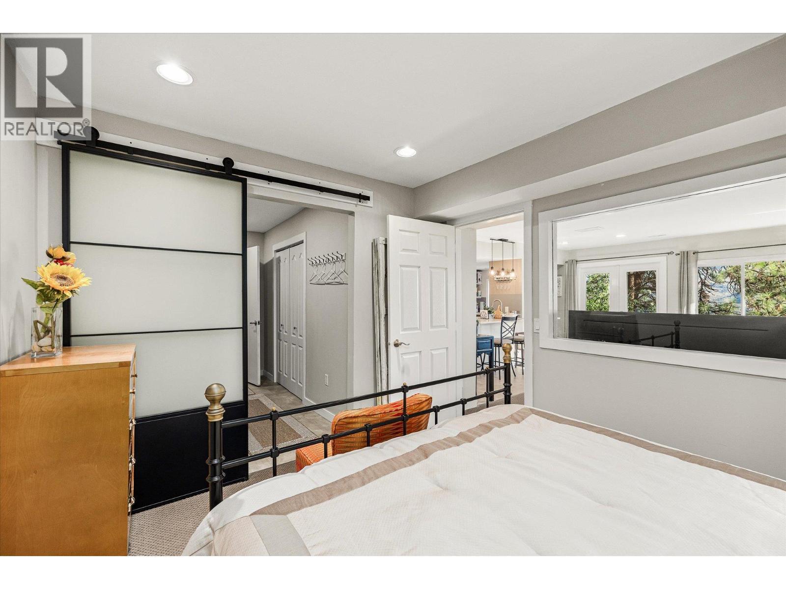 5821 Atkinson Crescent. Peachland, British Columbia