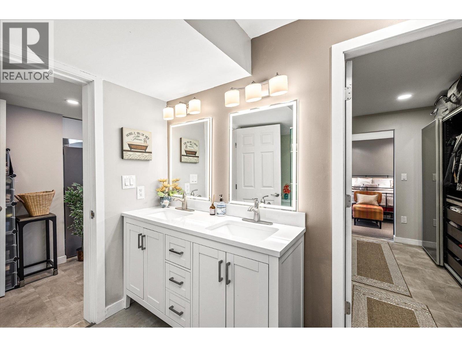 5821 Atkinson Crescent. Peachland, British Columbia