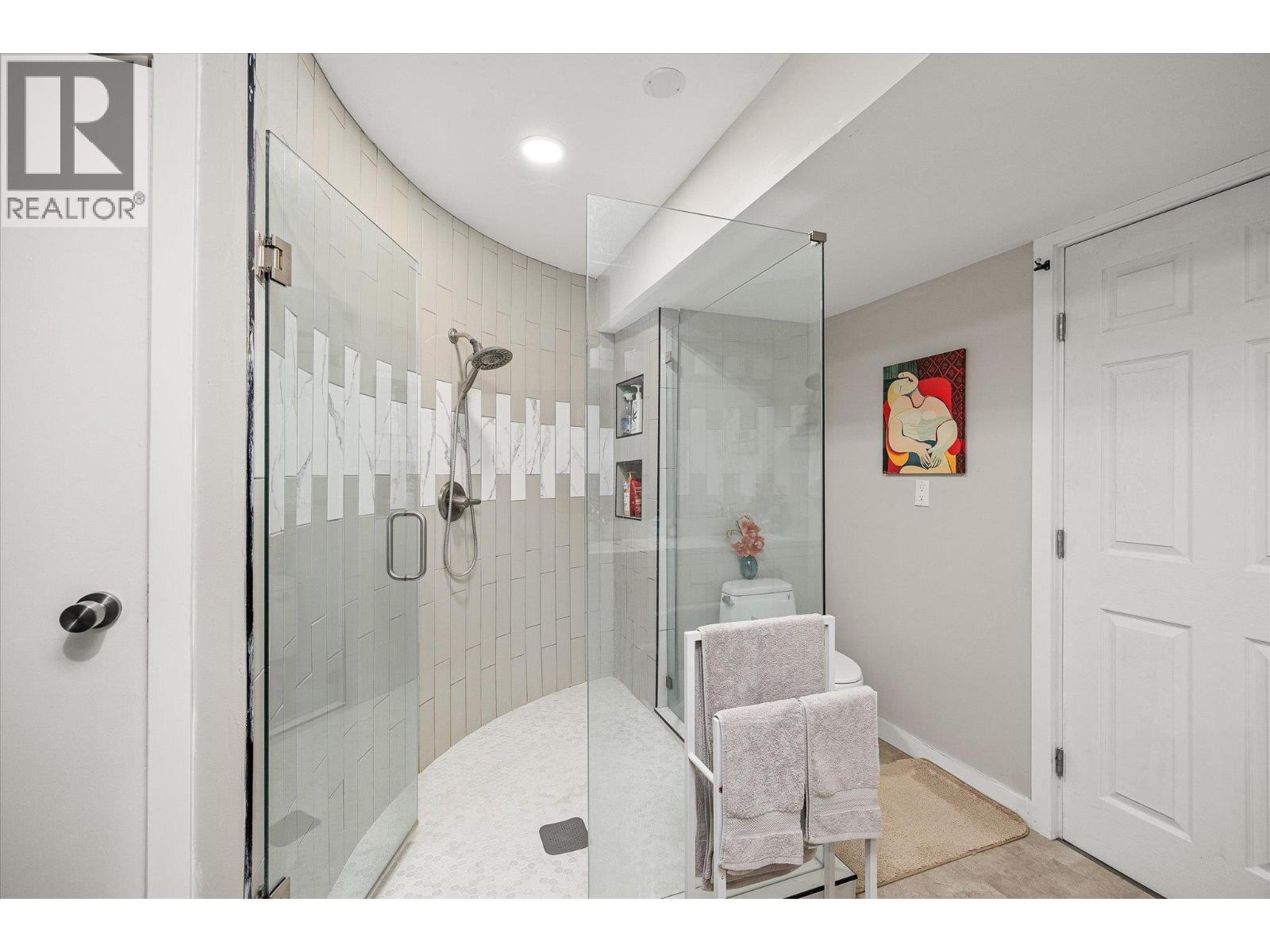 5821 Atkinson Crescent. Peachland, British Columbia