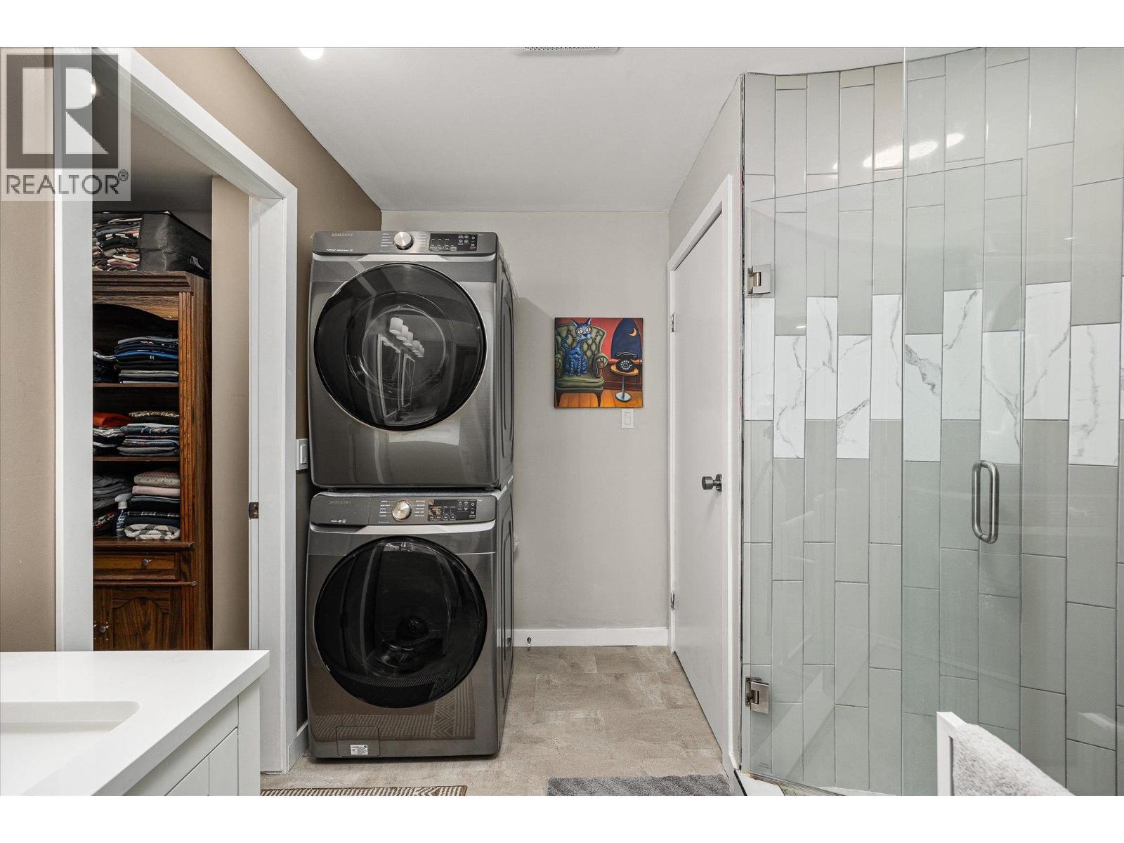 5821 Atkinson Crescent. Peachland, British Columbia