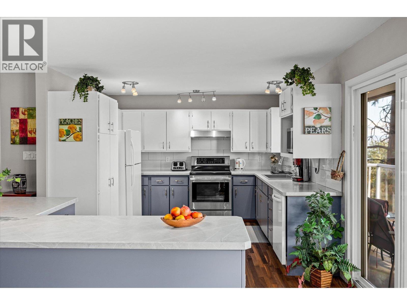 5821 Atkinson Crescent. Peachland, British Columbia