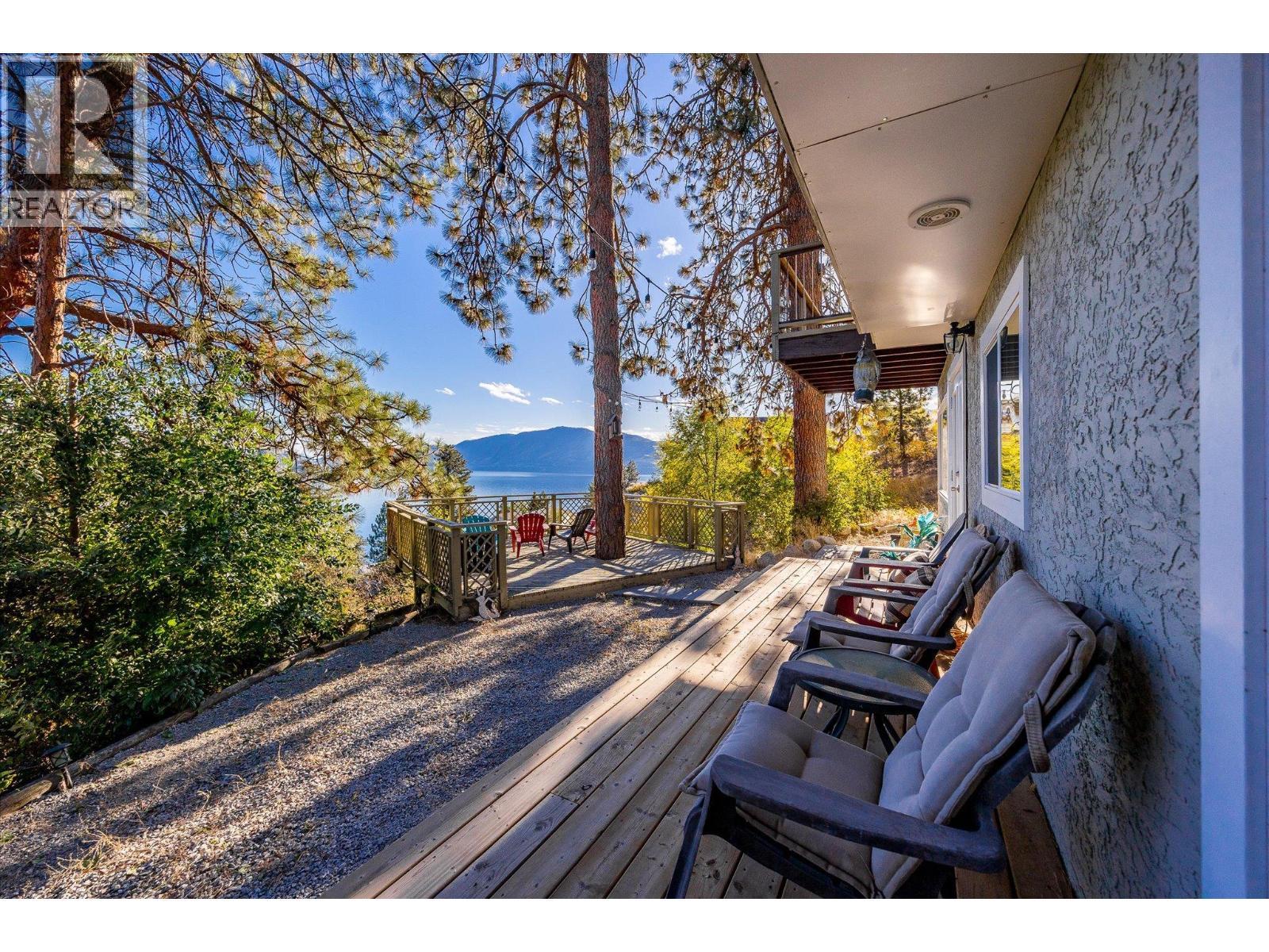 5821 Atkinson Crescent. Peachland, British Columbia