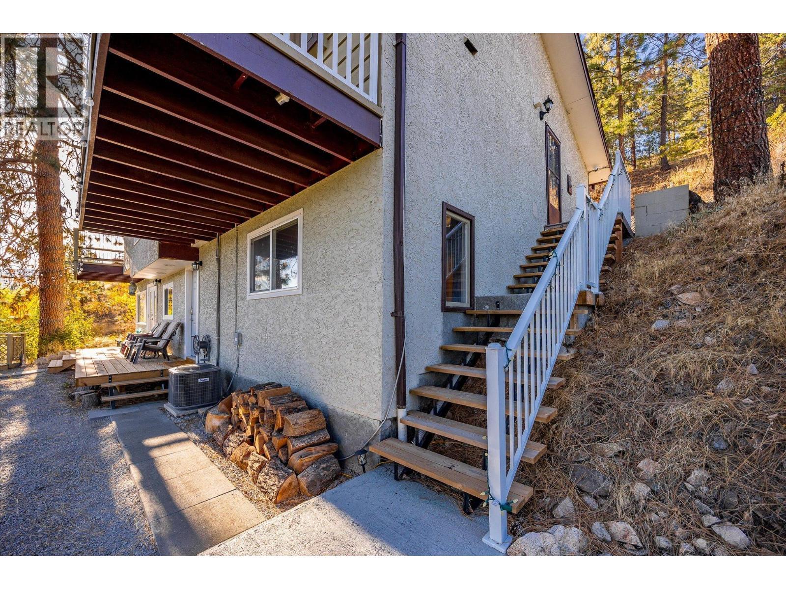 5821 Atkinson Crescent. Peachland, British Columbia