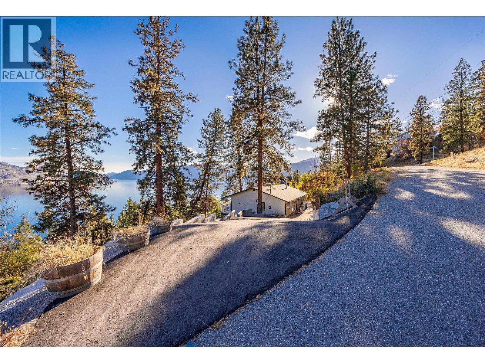 5821 Atkinson Crescent. Peachland, British Columbia