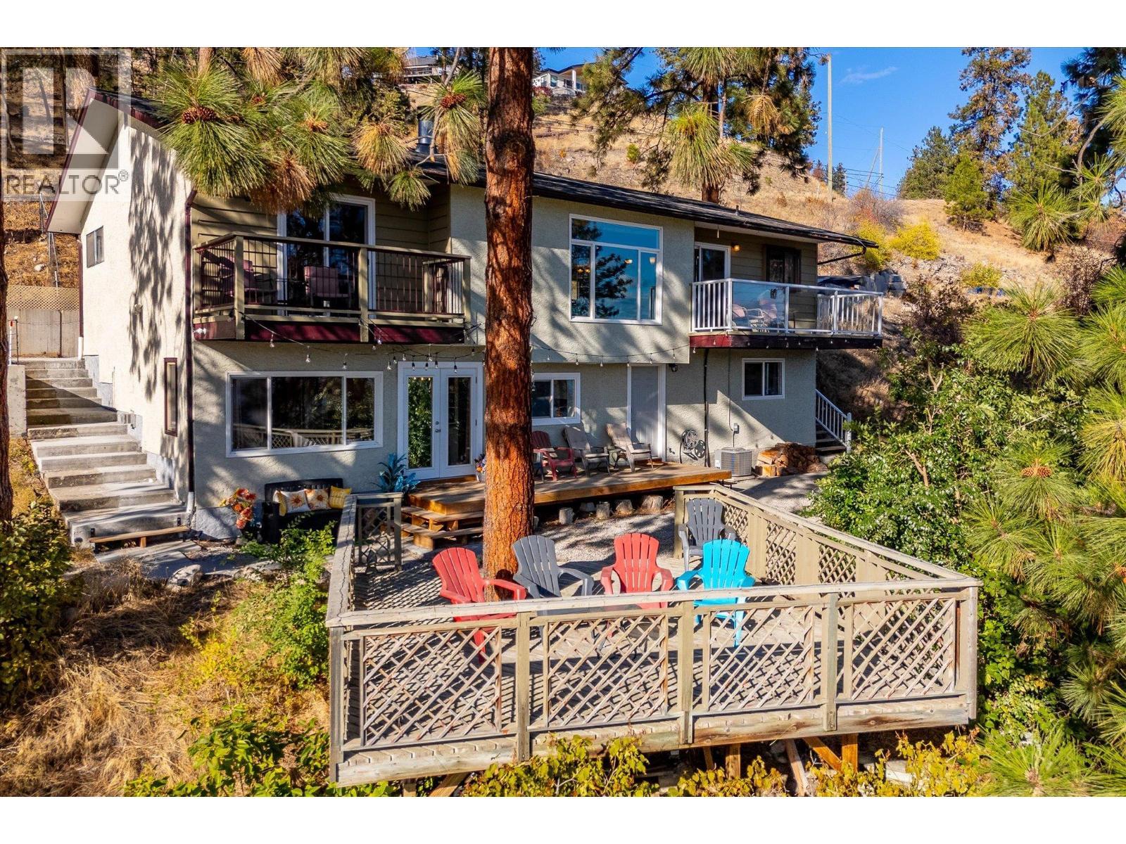 5821 Atkinson Crescent. Peachland, British Columbia