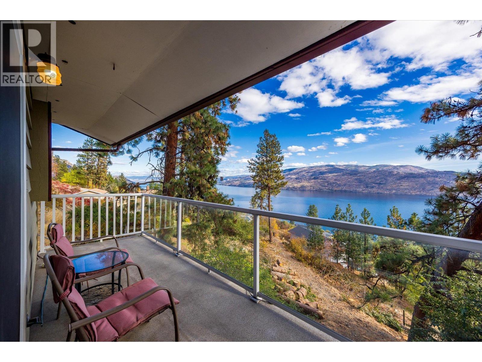 5821 Atkinson Crescent. Peachland, British Columbia