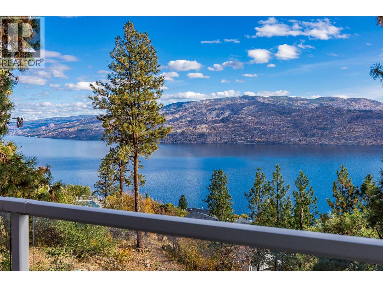 5821 Atkinson Crescent. Peachland, British Columbia