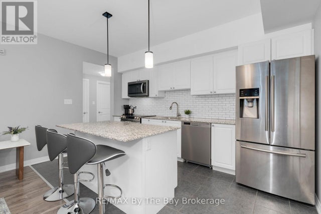 309 - 300 Essa Road, Barrie (0 West)