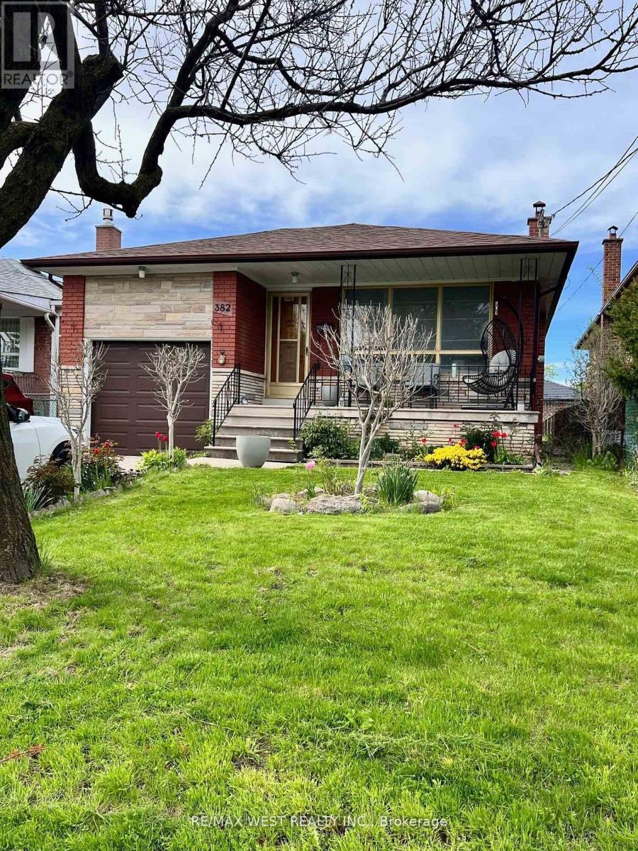 Main Flr - 382 Maple Leaf Drive, Toronto (maple Leaf)