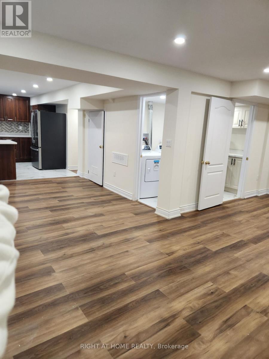 Lower - 62 Pineway Place, Brampton (northgate)