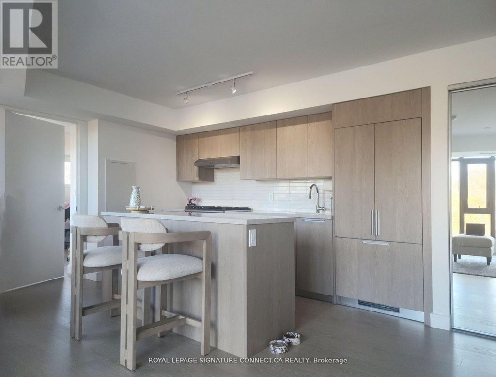 214 - 160 Kingsway Crescent, Toronto (kingsway South)