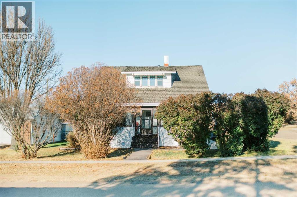 221 4th Avenue S, Big Valley