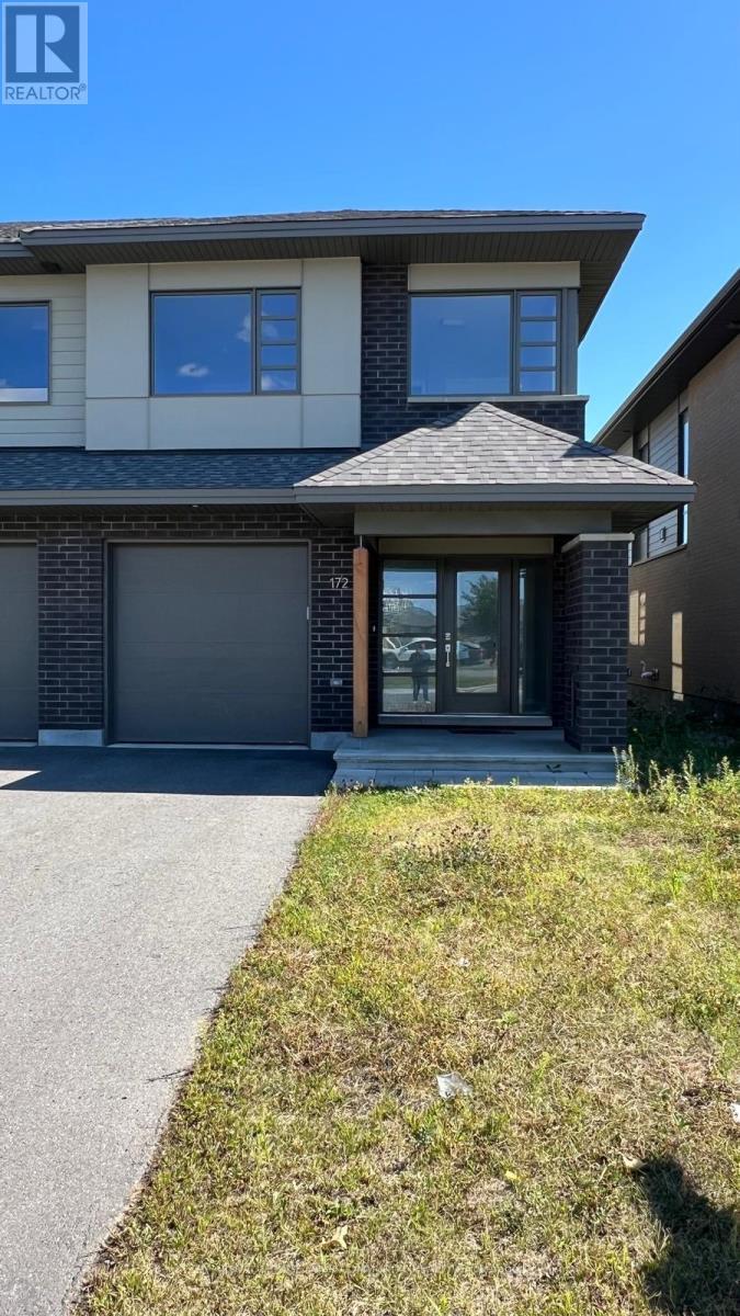 172 Shuttleworth Drive, Ottawa