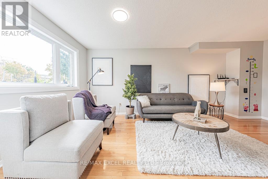 21 Brimstone Crescent, Toronto (agincourt North)