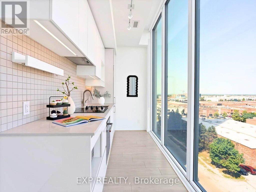 Unit 811 - 950 Portage Parkway, Vaughan (vaughan Corporate Centre)