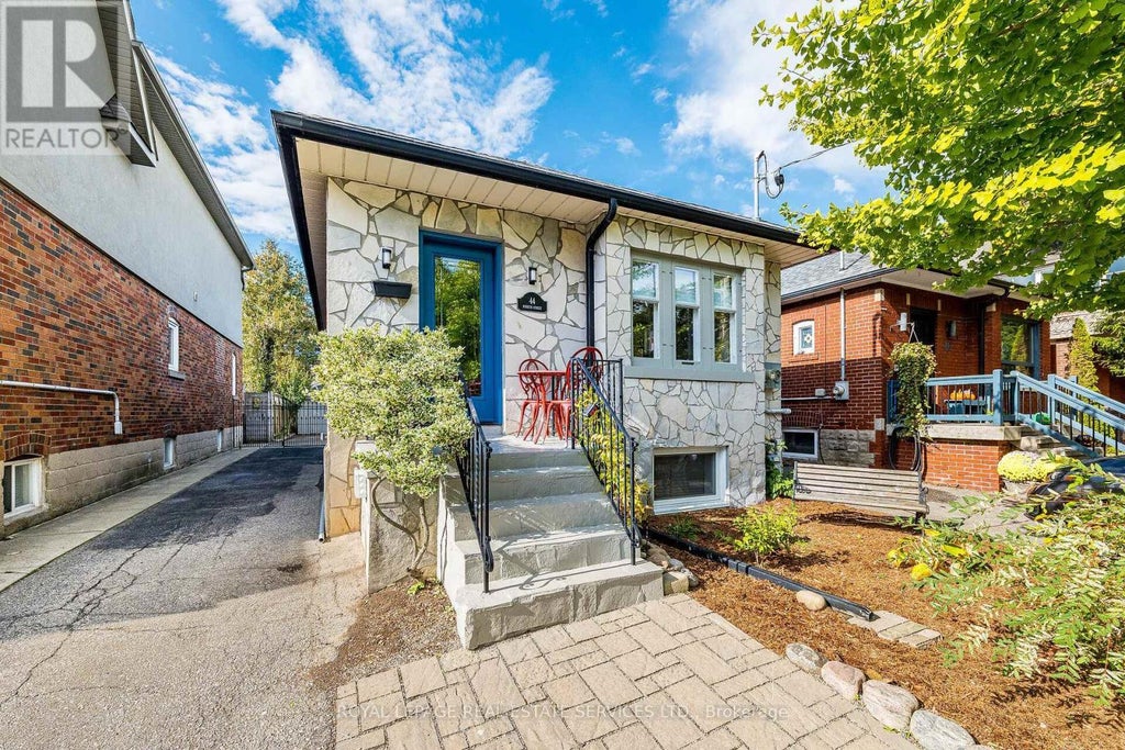 44 Fourth Street, Toronto (new Toronto)