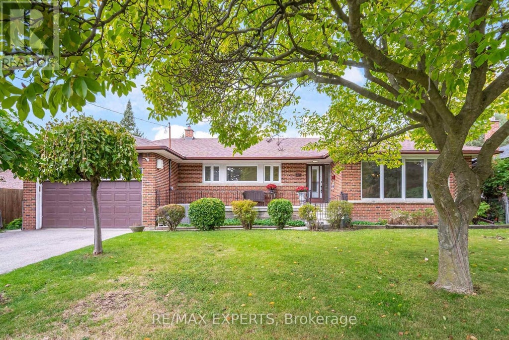 42 Cowley Avenue, Toronto (islington-City Centre West)