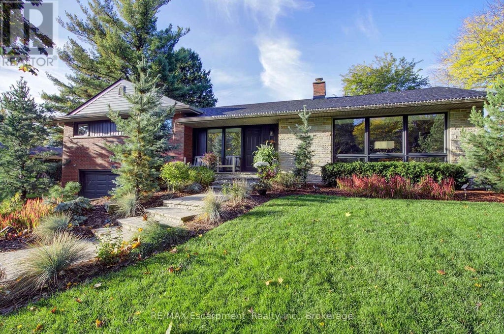 794 Falcon Boulevard, Burlington (lasalle)