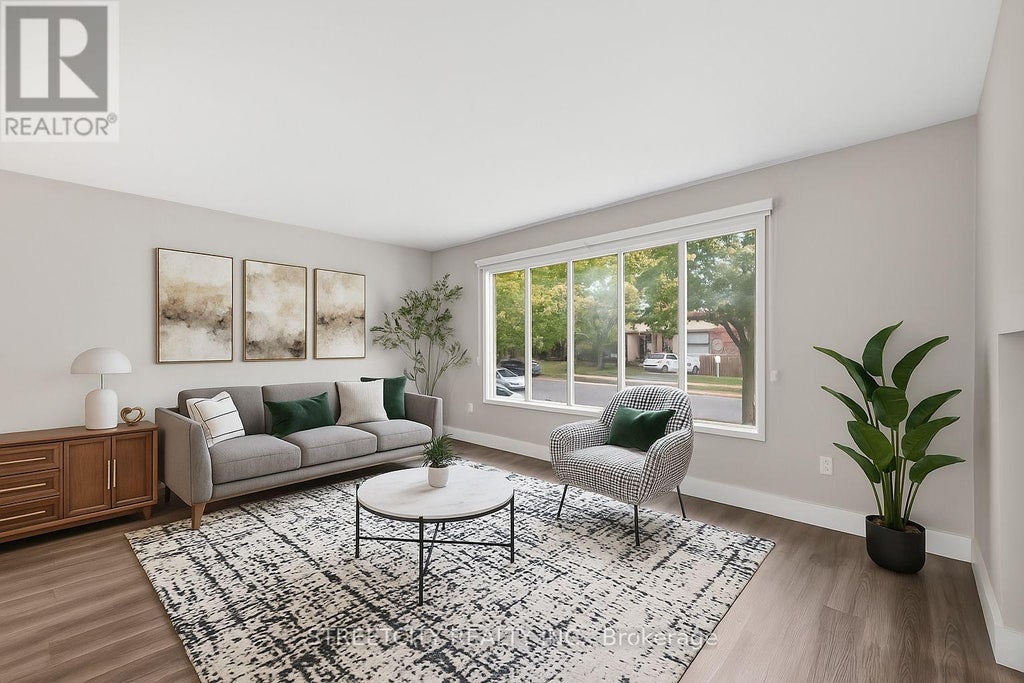 129 Highview Avenue E, London South (south P)